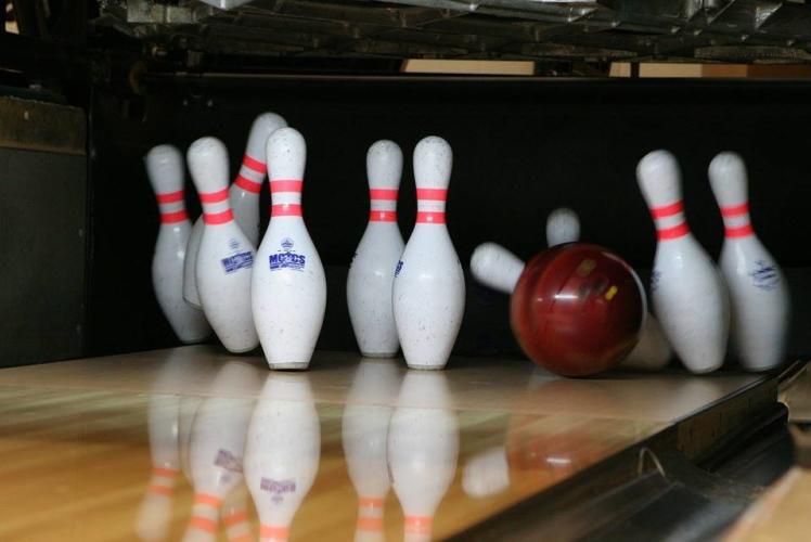 Wagner's Lane and the Comlexx: Bowling Pins