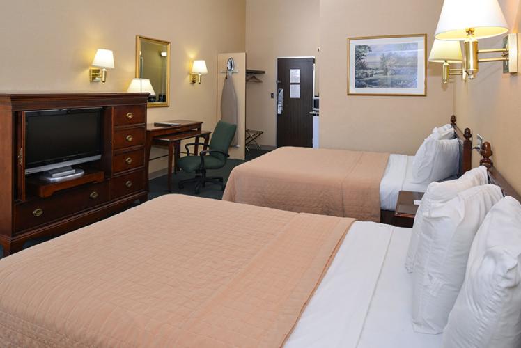 Americas Best Value Inn Campus View 2nd Floor Double Bed in Eau Claire, Wisconsin
