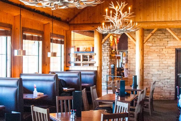 Grizzly's Wood Fired Grill & Bar - Dining Hall