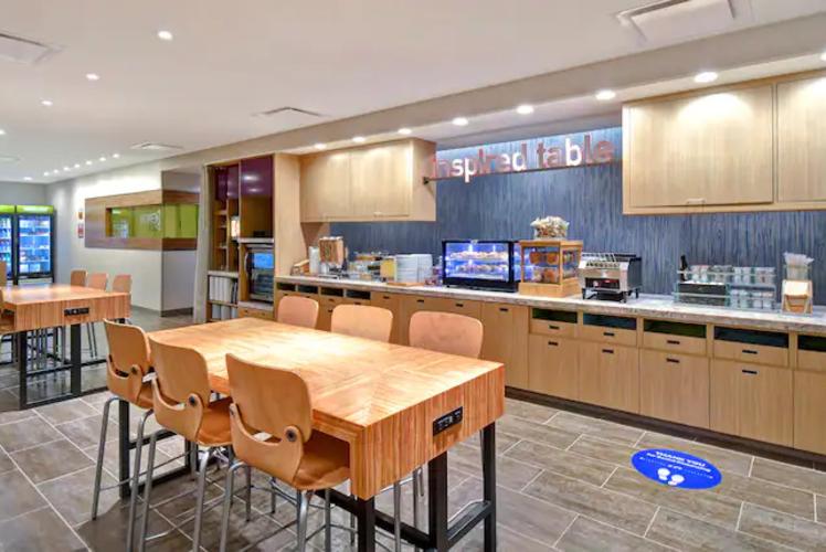 Home2 Suites Breakfast Dining Area