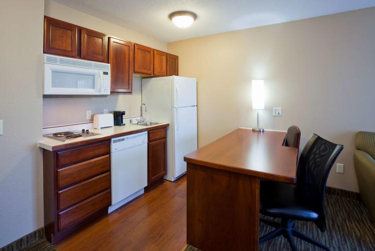 GrandStay Residential Suites Hotel Kitchen