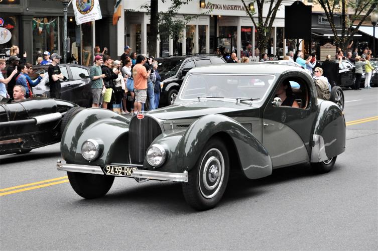 Bugatti parade 1