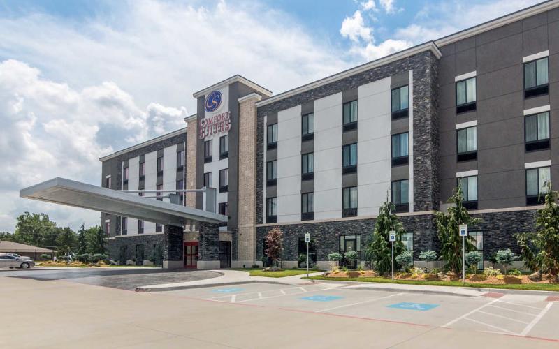 Comfort Suites Airport