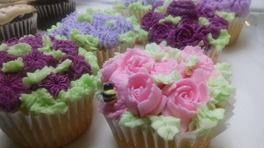 Cupcakes at Bee Happy