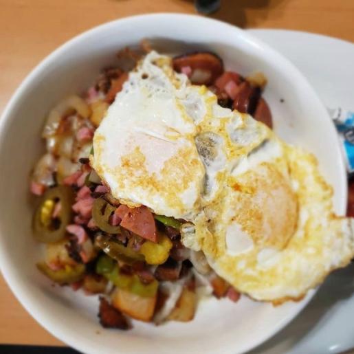 Eggs Up Grill Main St.