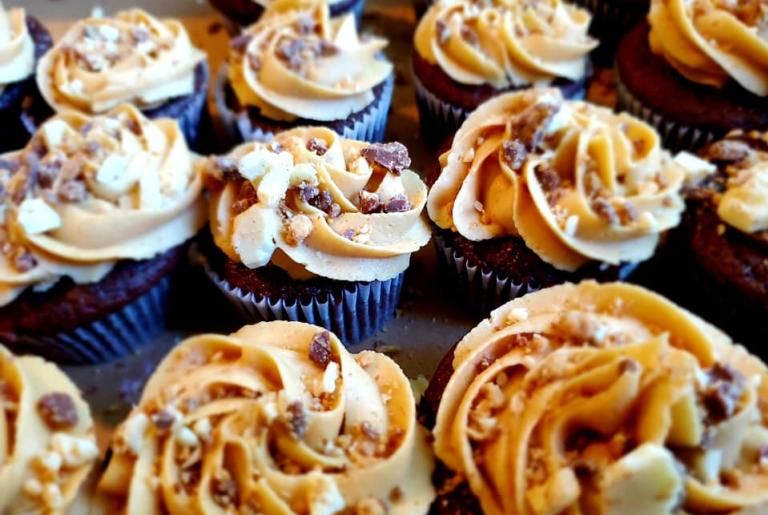 CakeMan Al Cupcakes