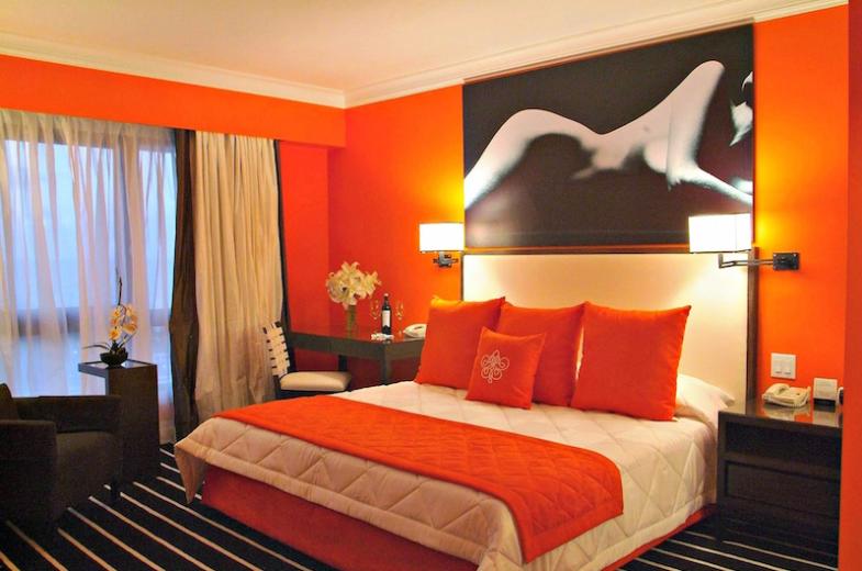 Royal Orchid - Deluxe Orange Room