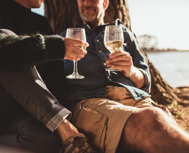31735_Couple_Drinking_Wine.jpg