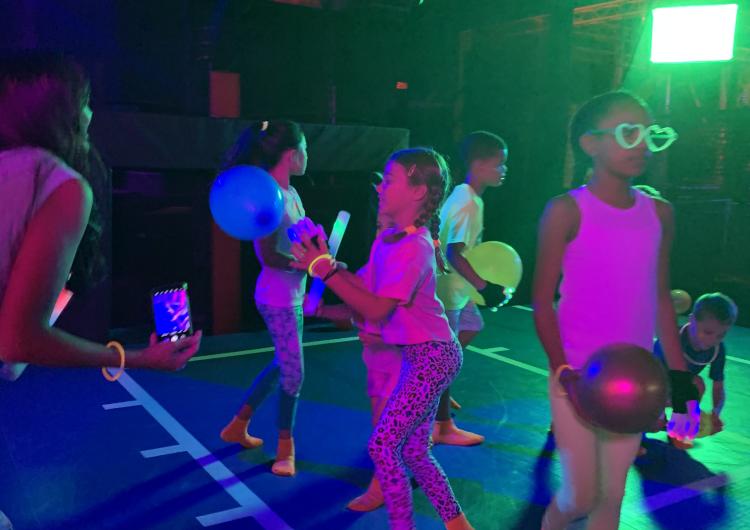 Sky Zone Kids Glow