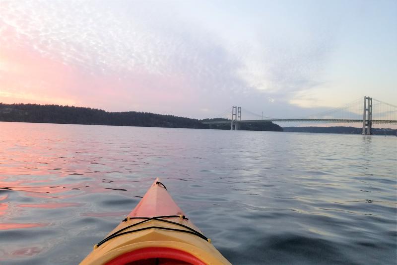 Narrows Bridge Kayak (Photo: Alex Balansay)