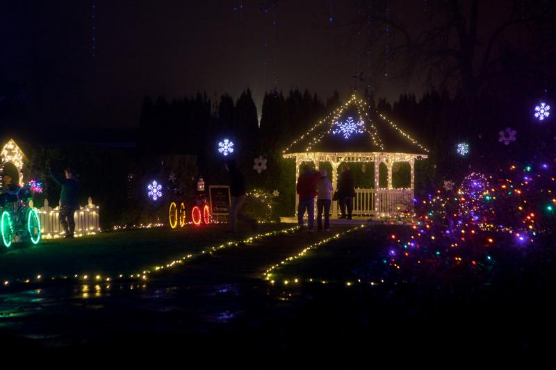 Top 5 Holiday Light Displays Eugene, Cascades & Oregon Coast
