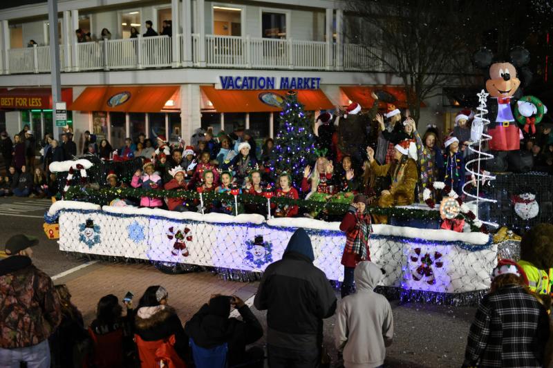 Cox Communications Holiday Parade In Virginia Beach