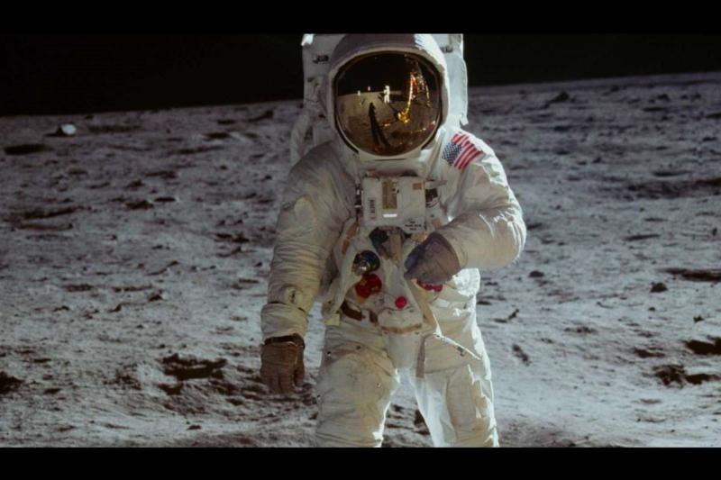 Astronaut Lunar Landing