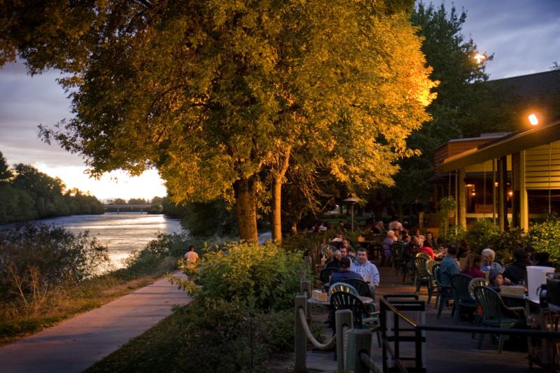 Dining at McMenamins North Bank by Liz Devine Dining at McMenamins North Bank by Liz Devine