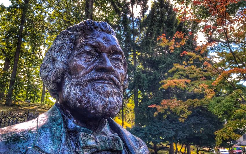 mt-hope-cemetary-ochester-frederick-douglas-statue-vr