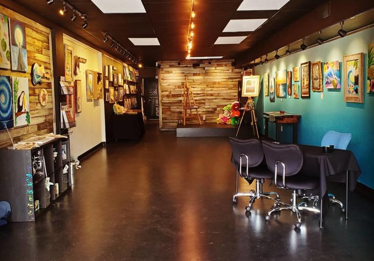 Thays Gallery