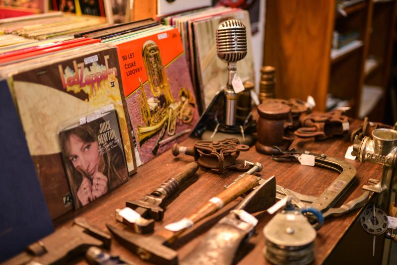Florence Antique at the Purple Pelican Antique Mall by Melanie Griffin Florence Antique at the Purple Pelican Antique Mall by Melanie Griffin