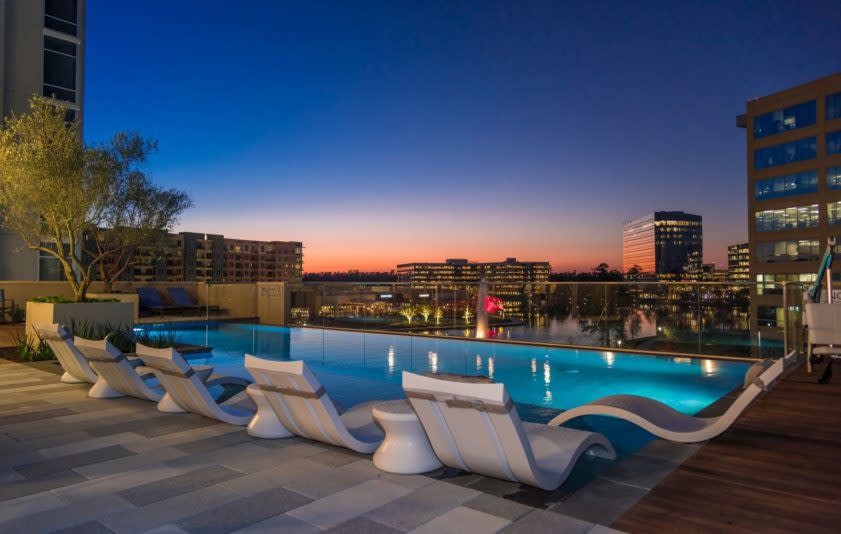 Embassy Suites Sunset Pool View