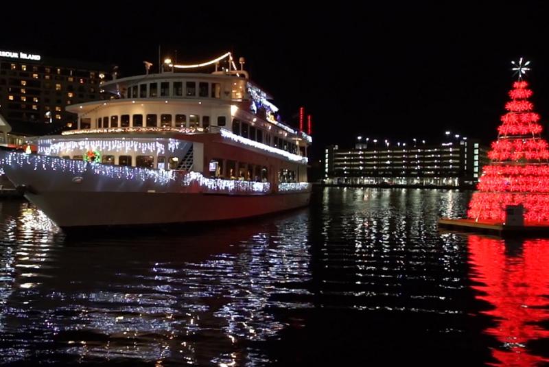 Holiday Lighted Boat Parade Dinner Cruise
