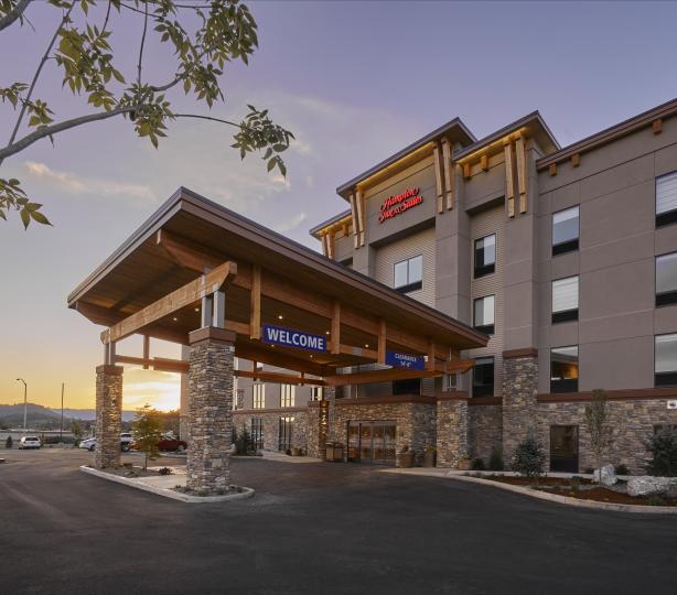 Hampton Inn Porte Cochere sunset