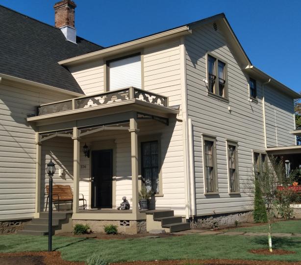 John Rast House Bed & Breakfast