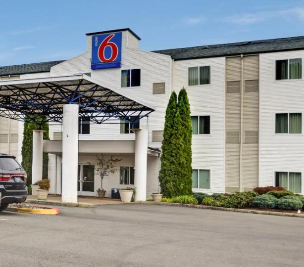 Motel 6 Roseburg Oregon, exterior