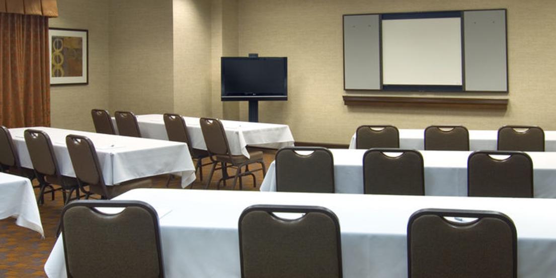 Hampton Inn And Suites Omaha Downtown Omaha Ne 68102