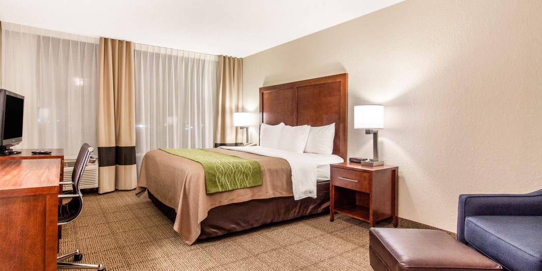 Comfort Inn Suites Grover Omaha Ne 68106