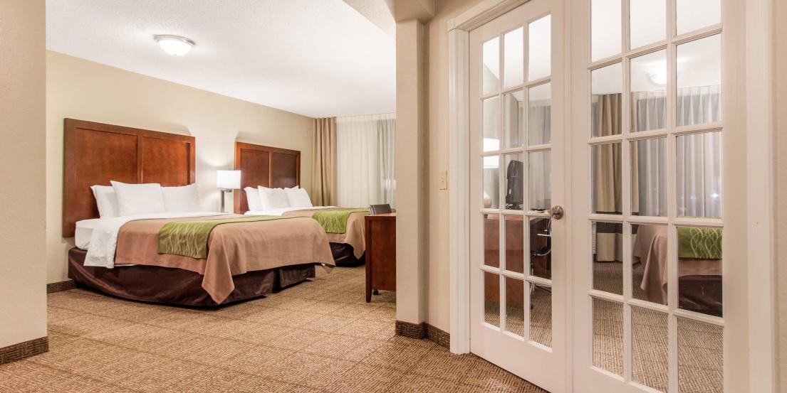 Comfort Inn Suites Grover Omaha Ne 68106