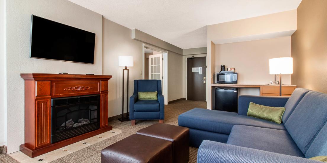 Comfort Inn Suites Grover Omaha Ne 68106