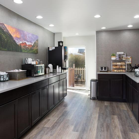 Breakfast Room