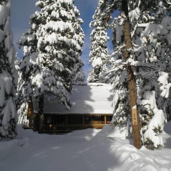 Mackey_Log_Cabin_in_a_Winter_Wonderland