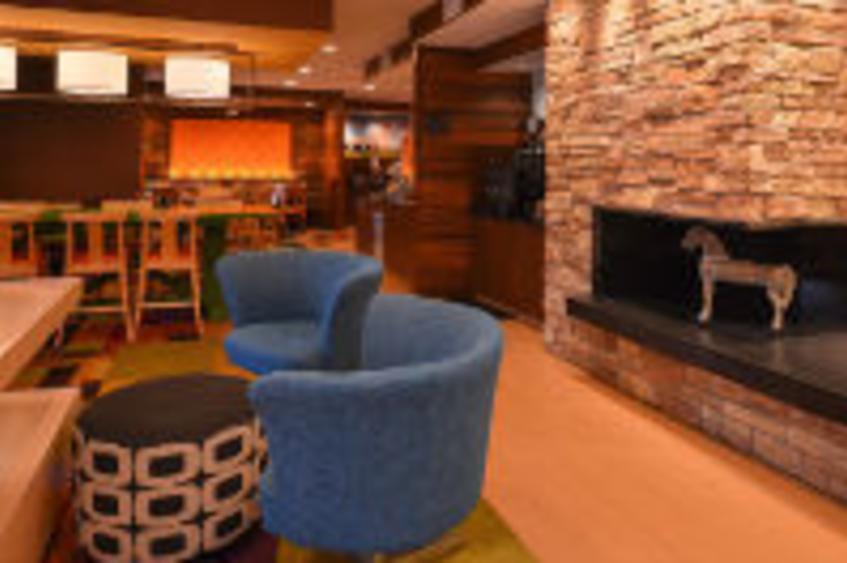 Fairfield Inn Amp Suites By Marriott Saint Charles Mo 63303