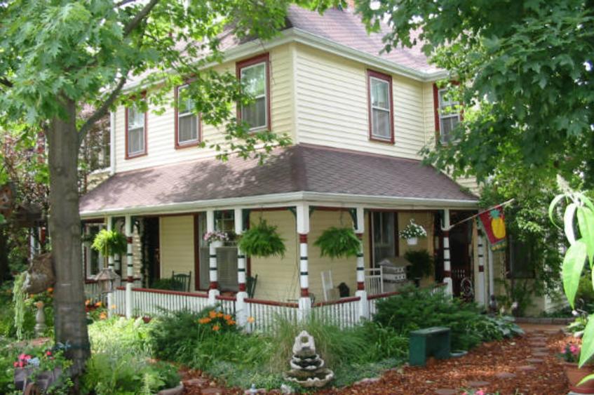 H.S. Clay House Bed & Breakfast Augusta, MO 63332