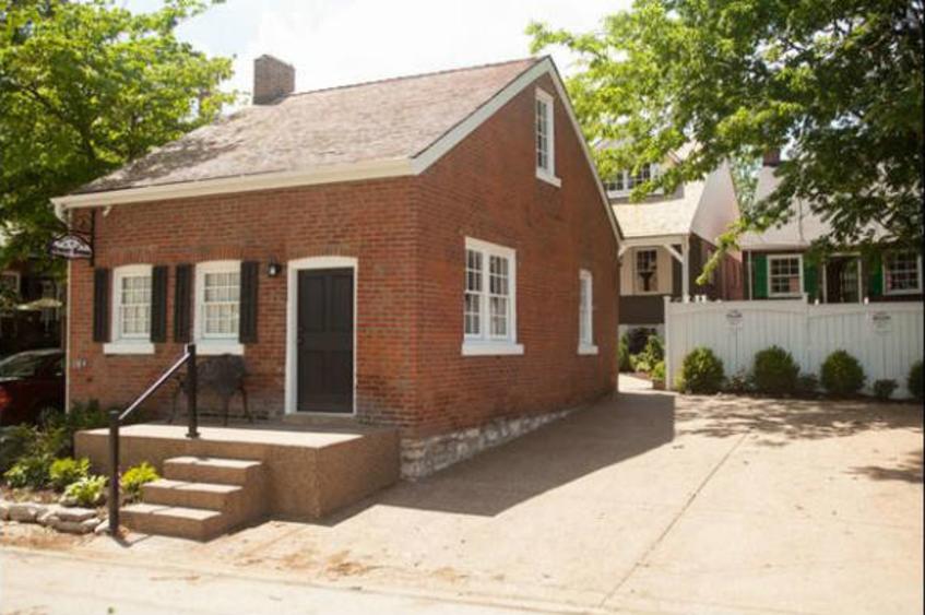 The Riverfront Guest House Saint Charles, MO 63301