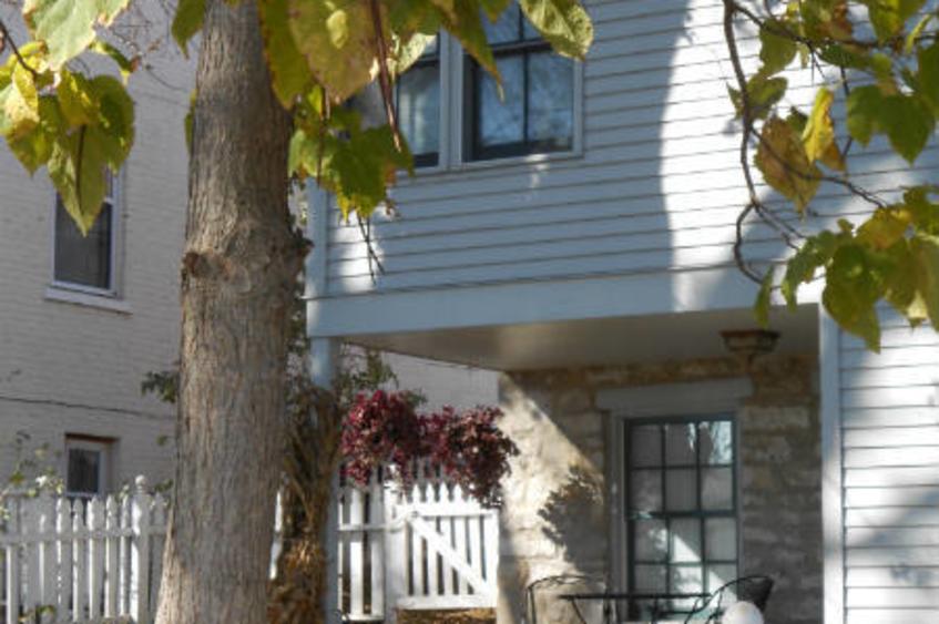 The Old Town Guest House (circa 1870) Saint Charles, MO 63301