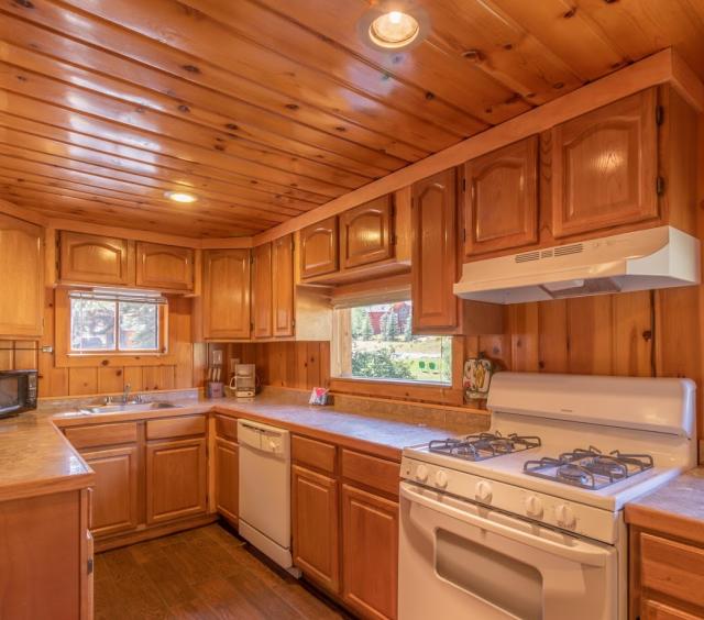 Kitchen 4