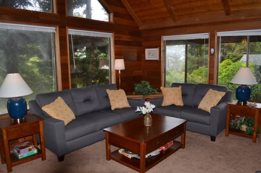 Hemlock House - Cannon Beach Vacation Rentals