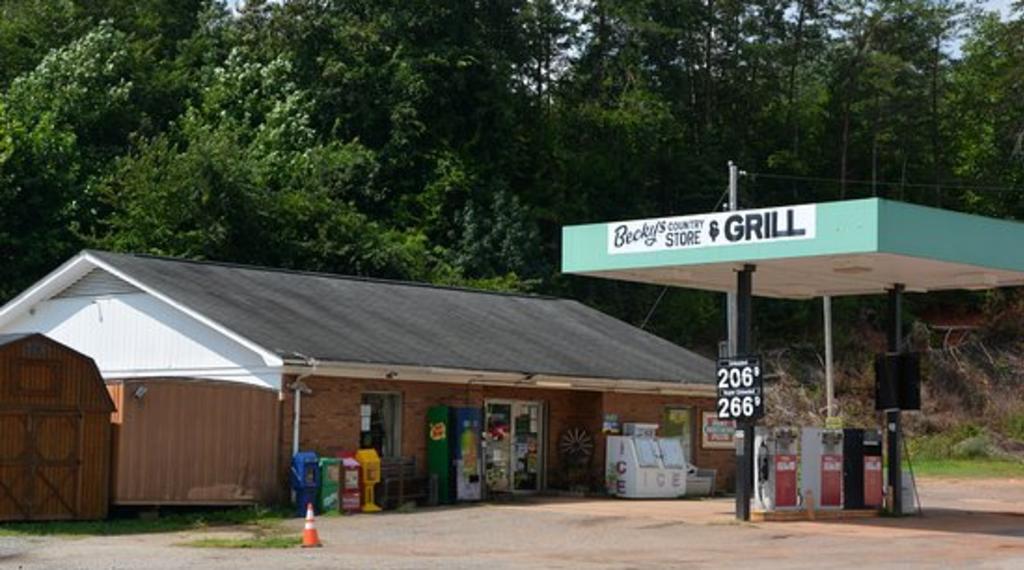 Becky's Country Store & Grill
