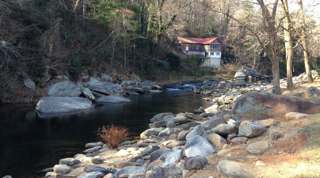 Geneva Riverside Tiki Bar & Grill