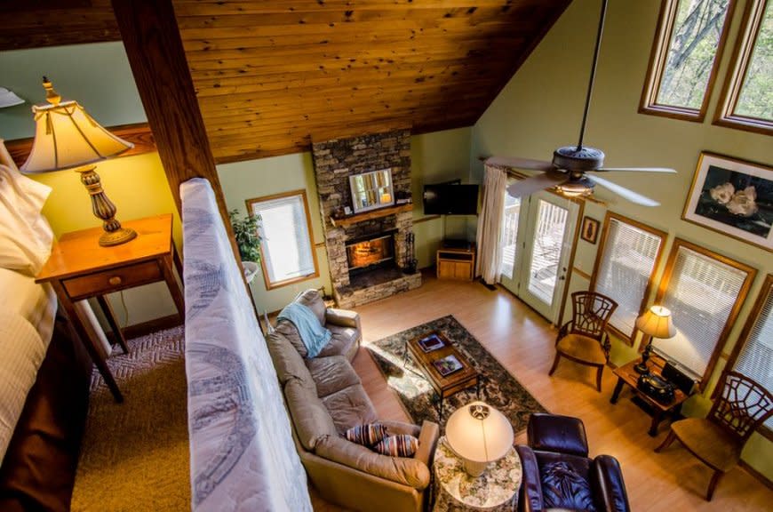 Asheville Cabins of Willow Winds Living Area