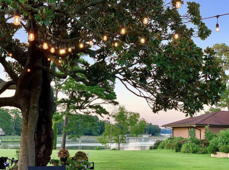 Outdoor Seating View at Steinhilber's Restaurant