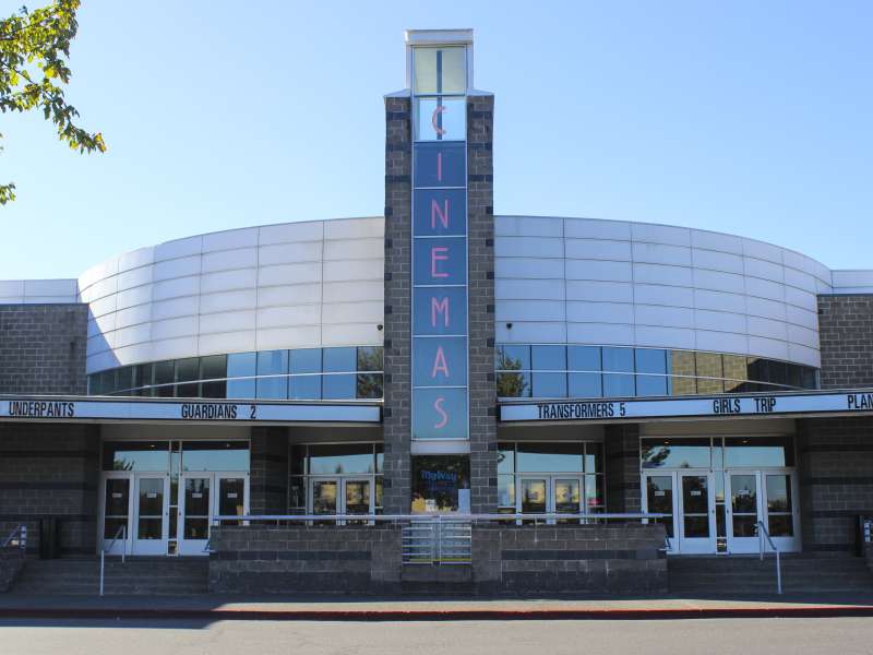 Regal Cinema Plaza 10