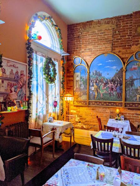 photo of the dining room at york street cafe in newport kentucky