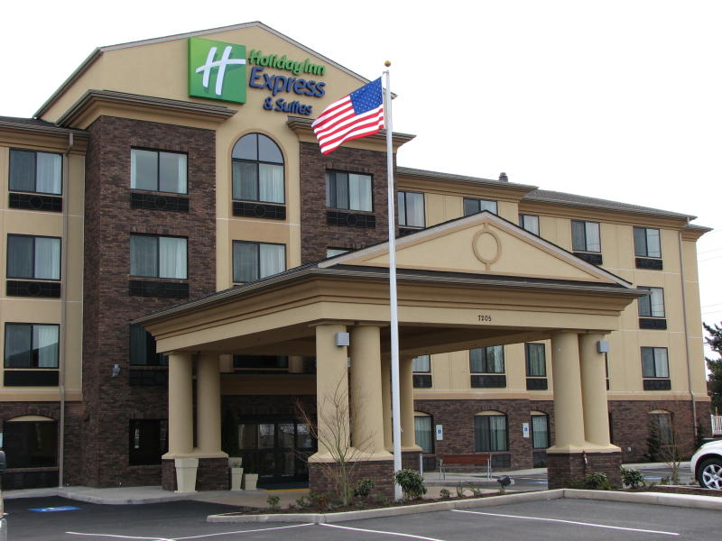 Holiday Inn Express & Suites