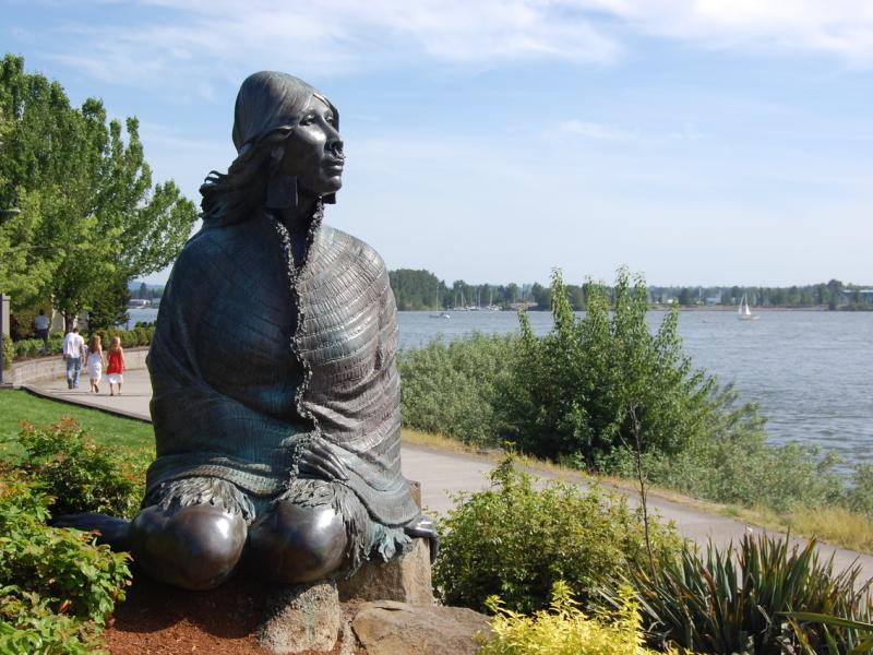 Ilchee statue and plaza