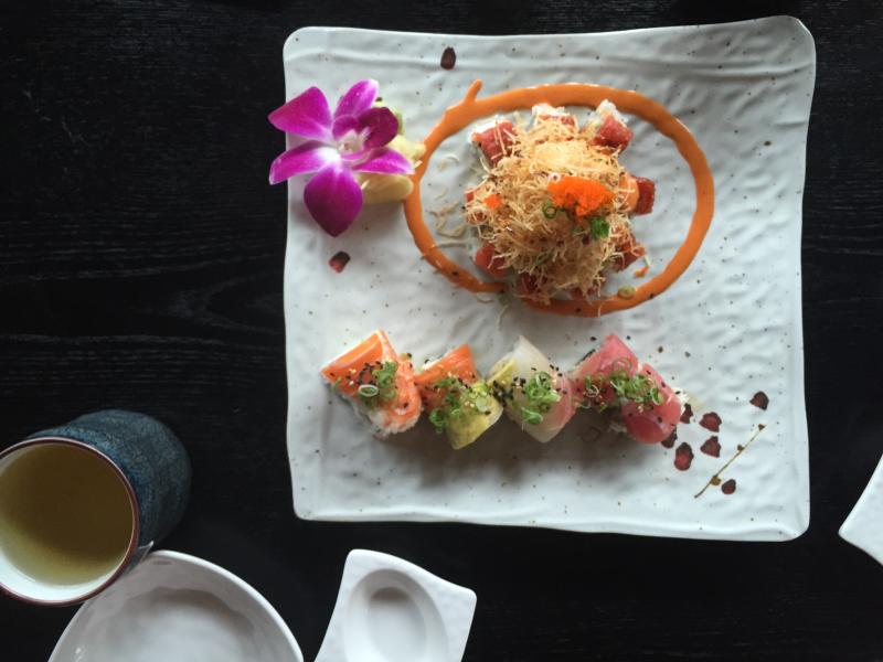 Sushi Mo Logo