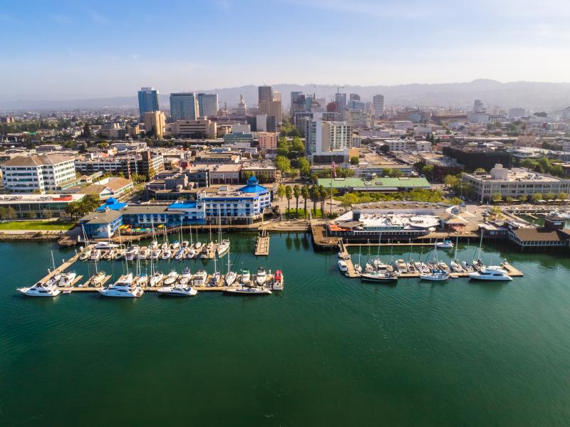 The Oakland waterfront offers many picturesque meeting places like Jack London Square and Waterfront Hotel