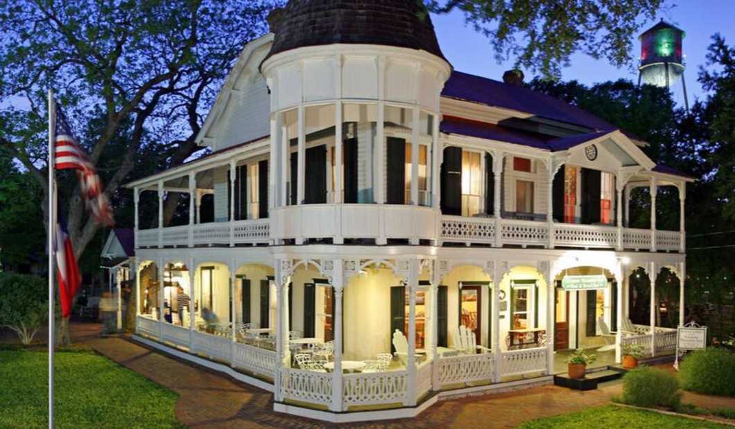 Gruene Mansion Inn.jpg