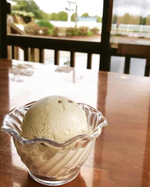 Pungo Pizza and Ice Cream serves up dessert with a view.